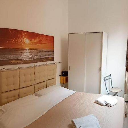 קאסטלמארה דל גולפו Roberto Guest House מראה חיצוני תמונה
