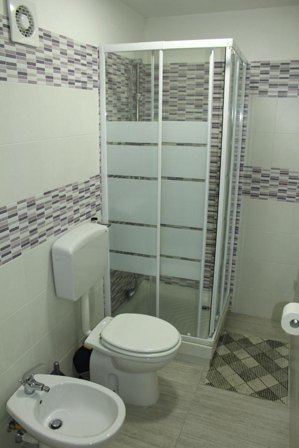 קאסטלמארה דל גולפו Roberto Guest House מראה חיצוני תמונה